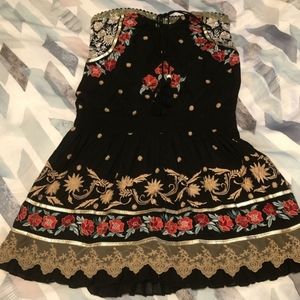Venus embrodered mini dress strapless